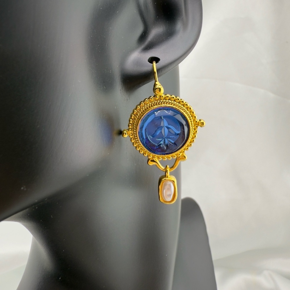 New! Vintage Blue and Gold Color Earrings